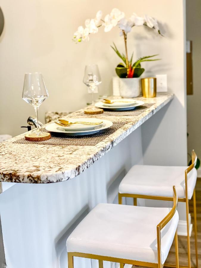 Appartamento Full Kitchen,King,W/D,Netflix,2 Smart Tvs,Parking Louisville Esterno foto