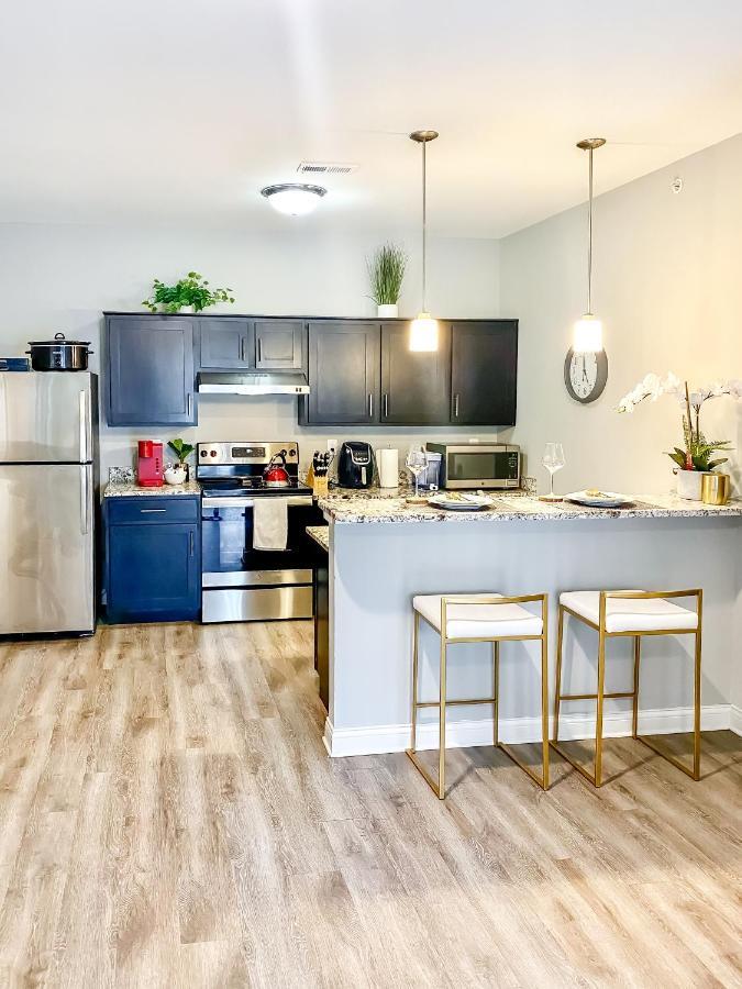 Appartamento Full Kitchen,King,W/D,Netflix,2 Smart Tvs,Parking Louisville Esterno foto