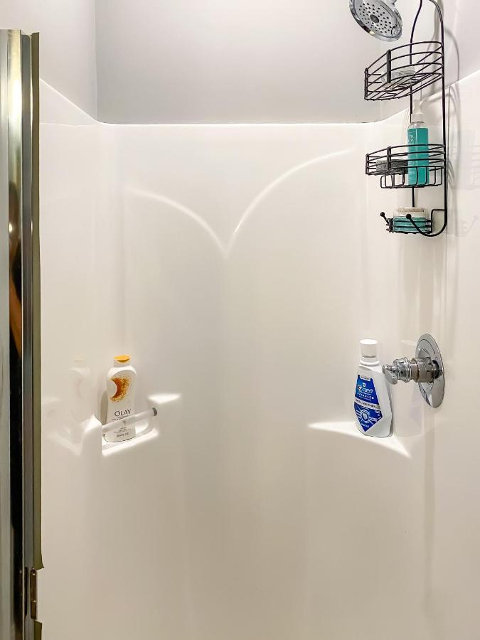 Appartamento Full Kitchen,King,W/D,Netflix,2 Smart Tvs,Parking Louisville Esterno foto