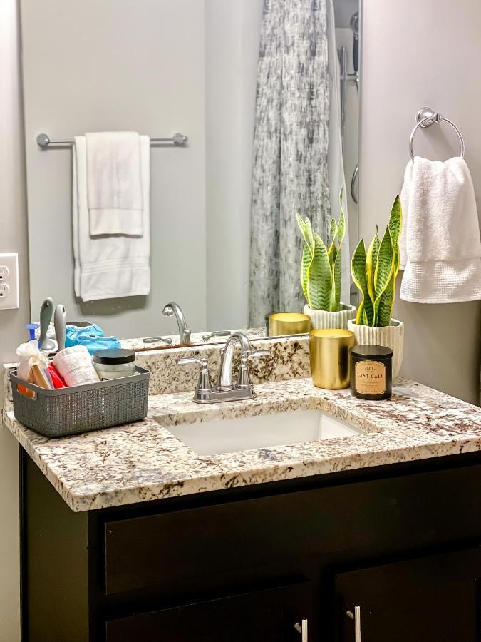 Appartamento Full Kitchen,King,W/D,Netflix,2 Smart Tvs,Parking Louisville Esterno foto